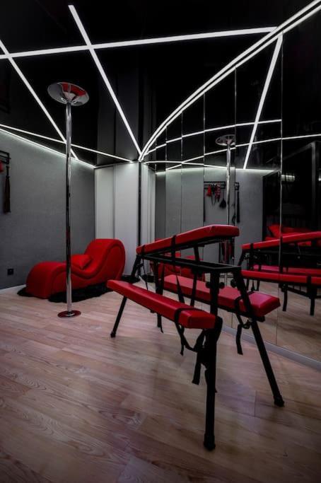 Bdsm Apartman V Bratislave -Adults Only Bratislava Bagian luar foto