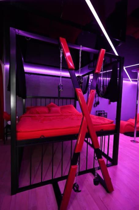 Bdsm Apartman V Bratislave -Adults Only Bratislava Bagian luar foto