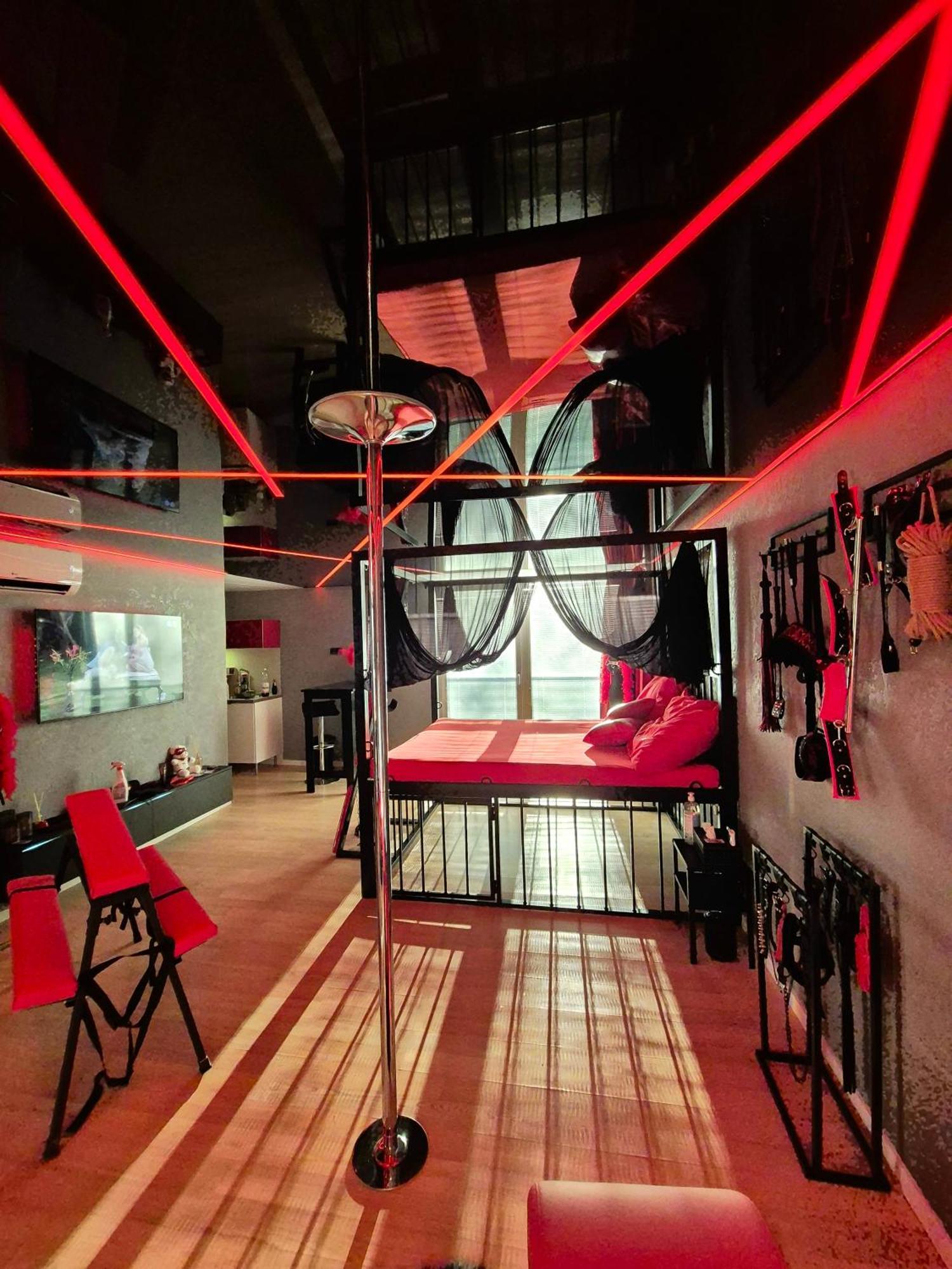 Bdsm Apartman V Bratislave -Adults Only Bratislava Bagian luar foto